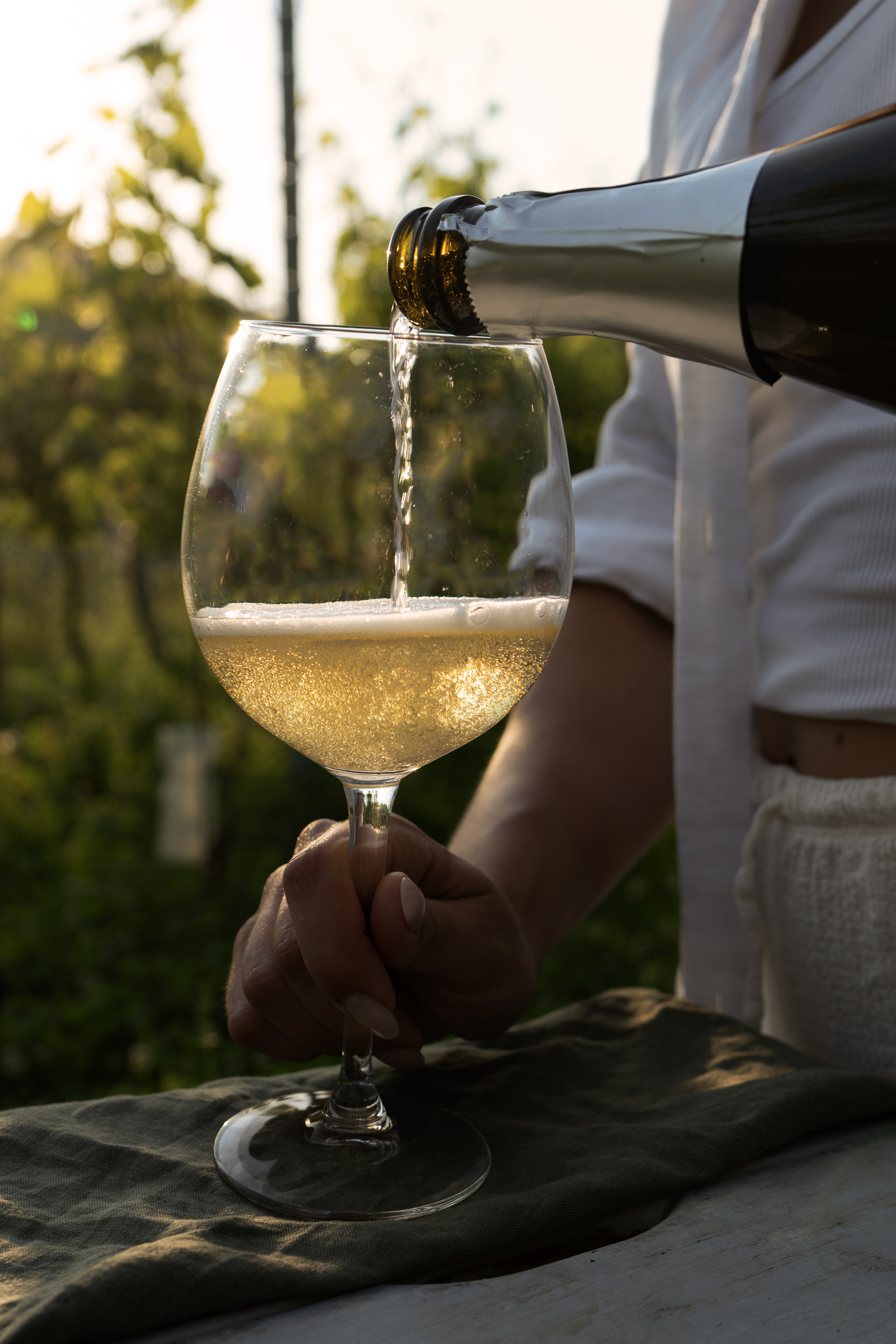 Calice di vino Albarec al tramonto